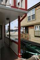 083 Maison flottante