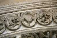 40 - Médaillons du Tympan