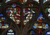 04 Anges tenant la croix et la lance