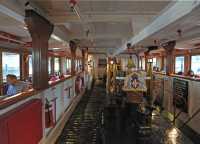 033 Bateau restaurant (le moteur)