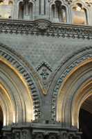 30 Nef (2° travée - Sud) Homme se tenant la barbe (± 1150)