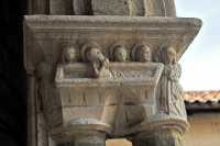 91 Cloître de St Guilhem du Désert - Résurrection de Lazare