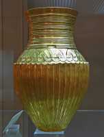 62 Amphore en or achéménide (± 500)