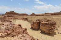 128 Blocs de grès dans une vallée