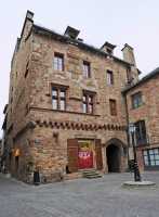 022 Maison Renaissance