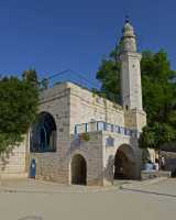 25 Fontaine de la Vierge