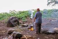 389 Finca El Baul tête colossale dans la forêt rites chamaniques