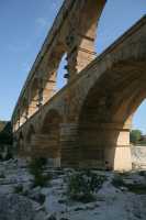 18 Lit du Gard et pont