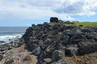 27 Soubassement artificiel de Ahu Runga Vae