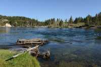 011 Yellowstone River près de Mud Volcano B