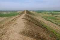 660 Ancien rempart entre la porte de Shamash et la porte Holzi