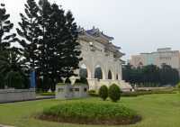 3 Arches de la place de la liberté à Taipei