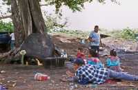 382 Finca El Baul tête colossale dans la forêt rites chamaniques