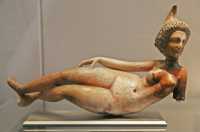 59 - Babylone - Déesse au bonnet phrygien (Cybèle ?) Albâtre - Séleucide 3°s