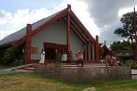 207 Accueil dans la Maison commune (Wharenui)