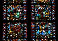 132 (bas) Refusant d'adore les idoles elle est battue - (haut) Olibrius la fait enfermer