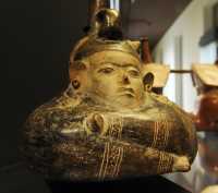 33 Bouteille-sifflet - Culture Chorrera (1800-300 BC)