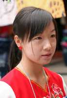 31 Jeune fille de la maison