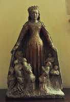 13 Vierge au manteau (15°s.) Pierre polychromée