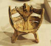 023 Figurine féminine (Mycénien ± 1250)