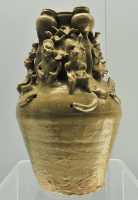 137 Jarre avec personnages (Celadon) - Royaume Wu (Trois royaumes. 222-280)