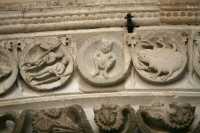 42 - Médaillons du Tympan