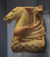 110 Acrotère - Cheval ailé (± 490)