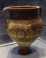 019 Cratère décoré d'un char de guerre (1300-1200) Ougarit