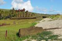 15 Ahu et Moai ensablé (le matin)