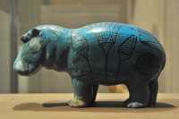 051 Hippopotame-faience (12° dyn. 1982±}