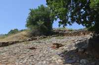 26 Au dessus de la porte du rempart israëlite