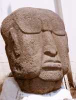 363 Democracia tête colossale olmèque provenant de Monte Alto 600-100 av JC.