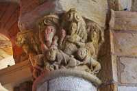 74 Nord de la tour-porche (Personnages et frise de lions)