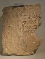 03 Césarée - Dédicace par Ponce Pilate (procurateur de Judée en 26-36) d'un monument dédié à Tibère (pierre réutilisée dans le théâtre de Césarée) 