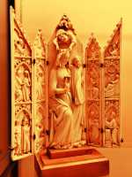 18 Ivoire - Enfance du Christ (± 1345)