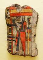 052 Fragment d'un couvercle de cercueil (25-26° dynastie)